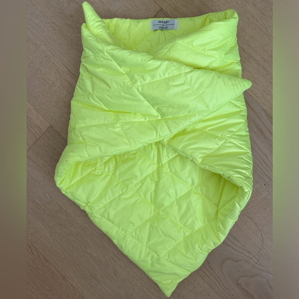 Red Sky Neon Yellow Quilted Triangle Scarf OS NWT - Picture 3 of 5